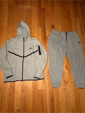 Nike Sportswear Tech Fleece Zip Up & Pants Set 🔥